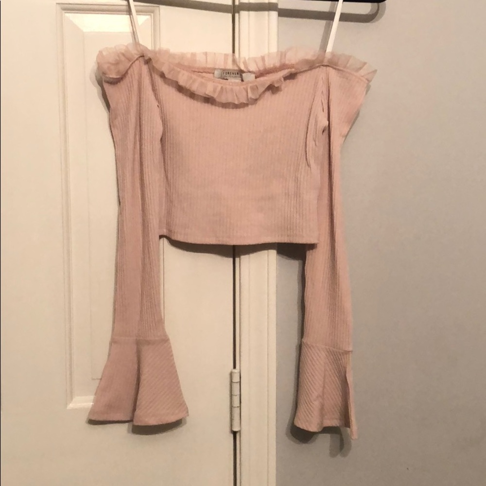 Cropped Bell sleeve top